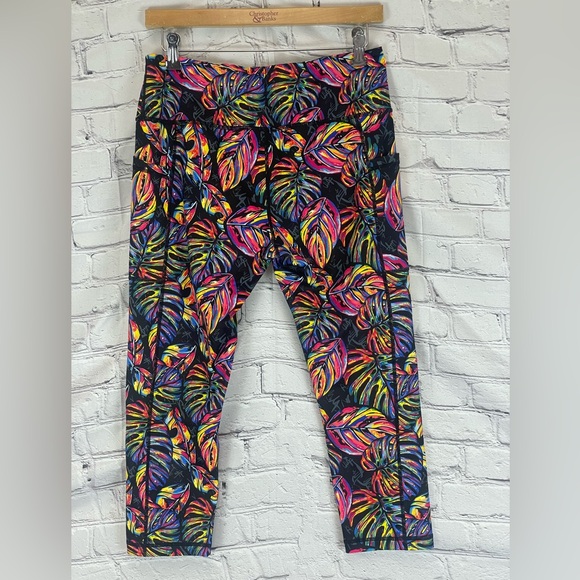 Constantly Varied Gear Tropic Like Its Hot Crossfit Capri Leggings - Picture 6 of 8